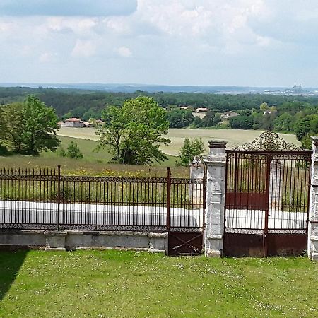 Le Moulin A Vent Panzió Bertric-Burée Kültér fotó