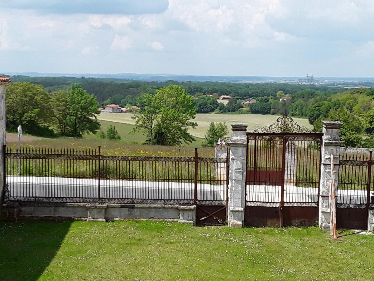 Le Moulin A Vent Panzió Bertric-Burée Kültér fotó